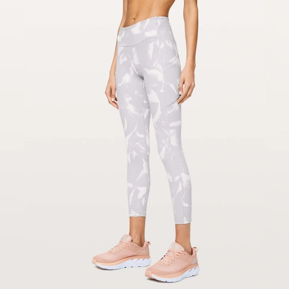 Lululemon Speed Up Tight 25” Leggings-size 6 *like NEW*
